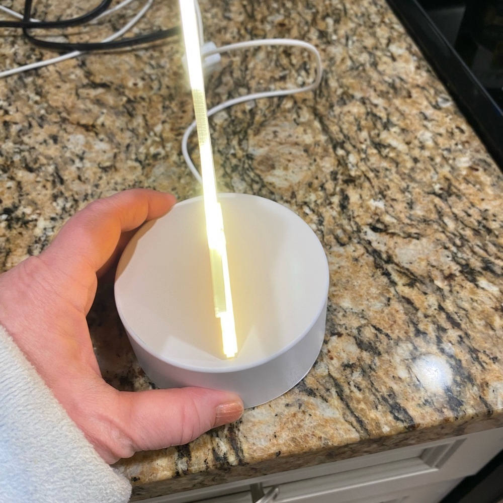 Star-Shaped LED Night Light - Picture 5 of 6